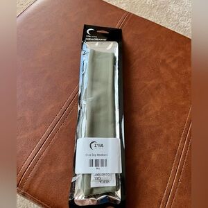 NEW WITH TAGS- Zyia Olive Grip Headband